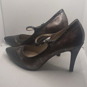 Beautiful Dana Buckman pumps